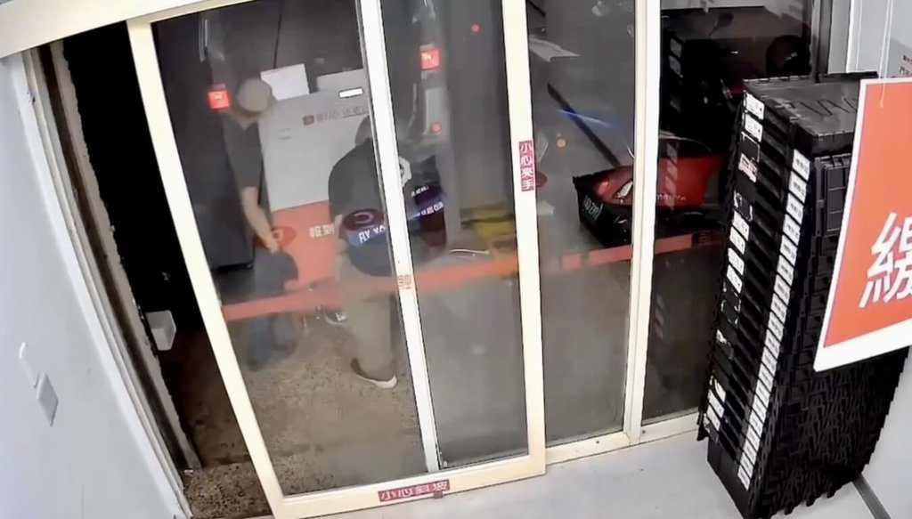 竹縣蝦皮智取店機台竊案 警循線拘提2嫌送辦 竹縣蝦皮智取店機台竊案 警循線拘提2嫌送辦