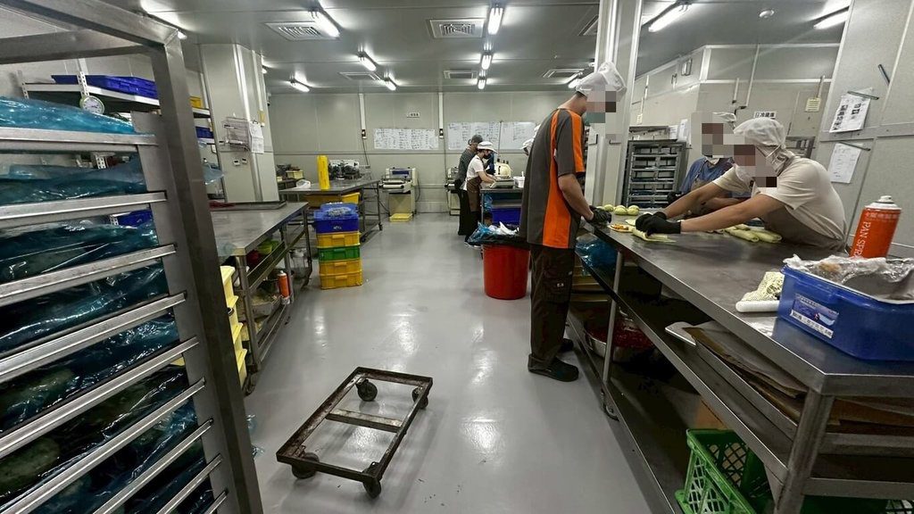 炎亞綸自創甜點爆食安疑慮 高市衛生局令限期改善 炎亞綸自創甜點爆食安疑慮 高市衛生局令限期改善