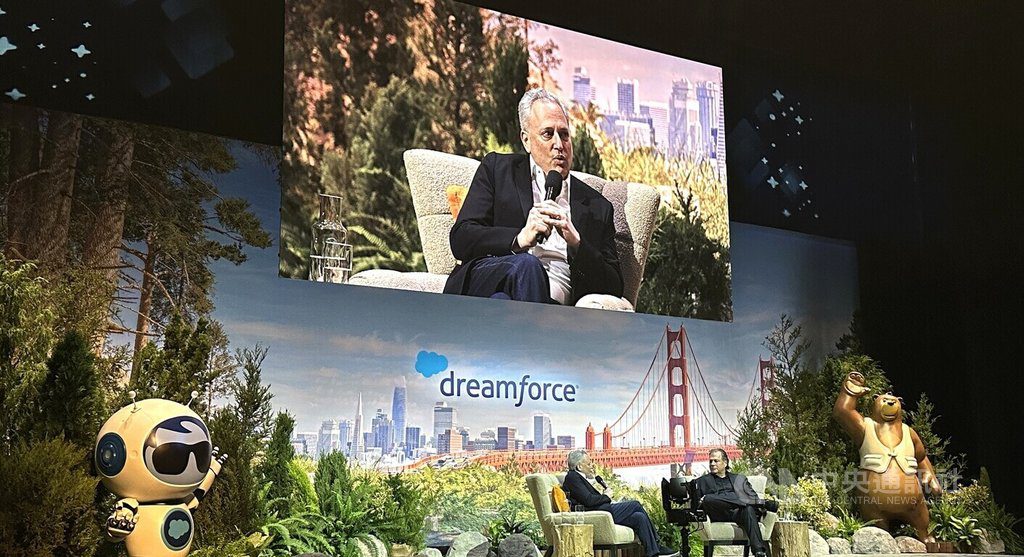 白宮AI沙皇:中國拒美晶片意圖壯大華為 應抱持警惕 白宮AI沙皇:中國拒美晶片意圖壯大華為 應抱持警惕