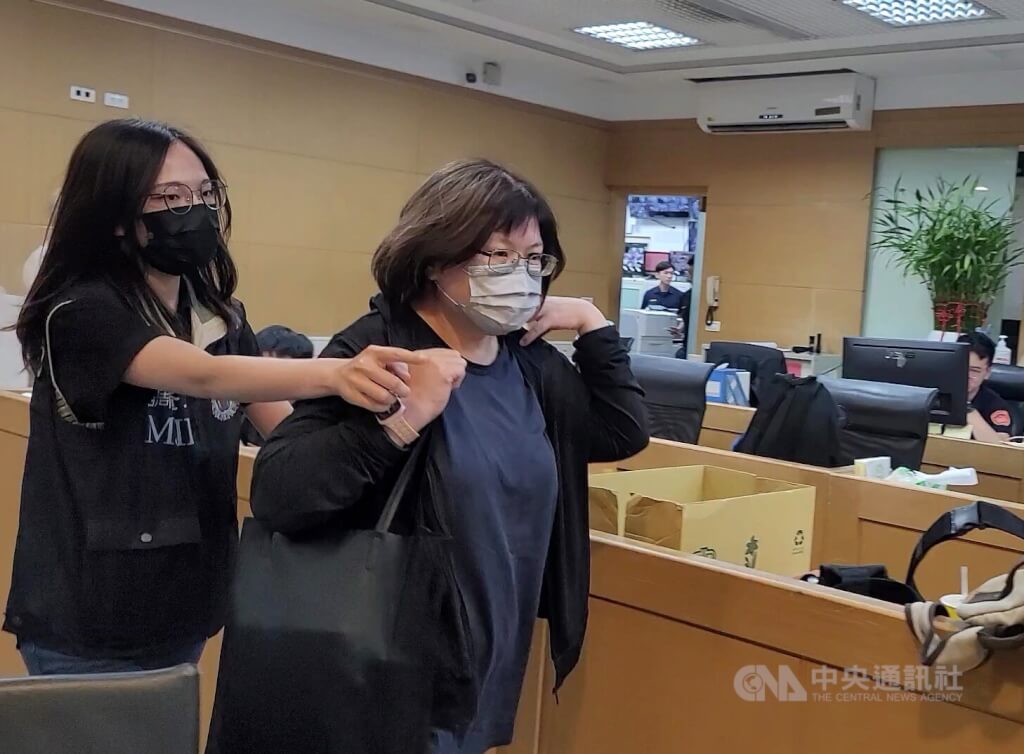 罷免伍麗華涉不實連署 國民黨組發會副主委50萬交保 罷免伍麗華涉不實連署 國民黨組發會副主委50萬交保