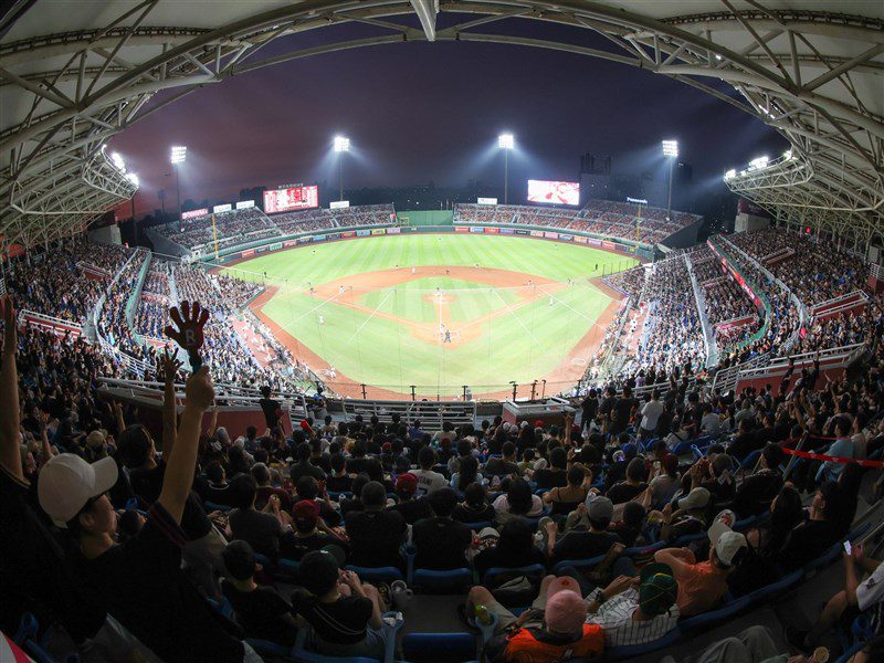 中職總冠軍賽G4　桃園球場雨勢不斷順延至23日