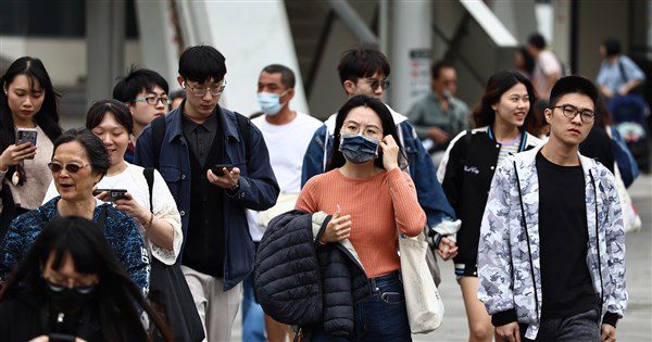 週末北台灣低溫探19度 11月3至5日雨區擴大 週末北台灣低溫探19度 11月3至5日雨區擴大