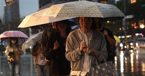 吳德榮:防秋颱效應 北、東部有大量降雨威脅 吳德榮:防秋颱效應 北、東部有大量降雨威脅