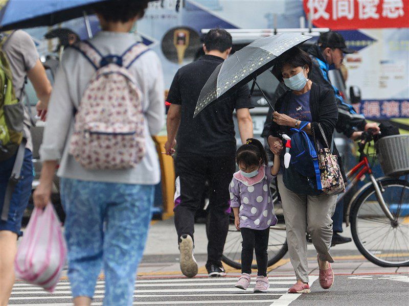 光復節連假第2天北部濕涼 大台北宜蘭留意大雨 光復節連假第2天北部濕涼 大台北宜蘭留意大雨