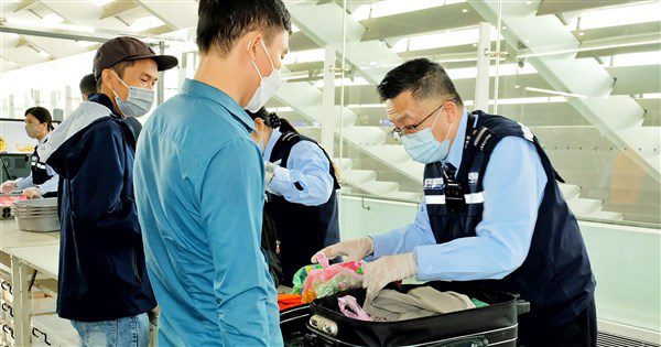 海關加強防堵非洲豬瘟 3天攔6.7公斤豬肉製品 海關加強防堵非洲豬瘟 3天攔6.7公斤豬肉製品