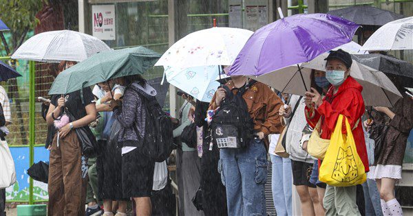 東北季風及低氣壓影響 雙北、宜蘭山區防大豪雨 東北季風及低氣壓影響 雙北、宜蘭山區防大豪雨