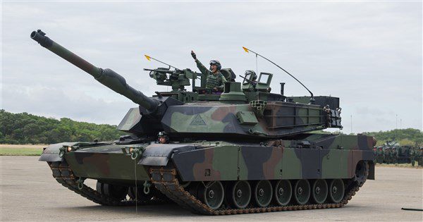 584旅M1A2T戰車成軍 女排長:火力更大更快發現目標 584旅M1A2T戰車成軍 女排長:火力更大更快發現目標