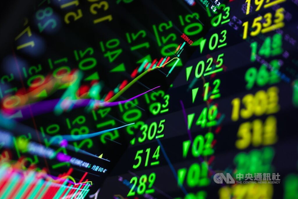 台股衝高爆量翻黑130點 短線留意技術指標是否轉弱 台股衝高爆量翻黑130點 短線留意技術指標是否轉弱