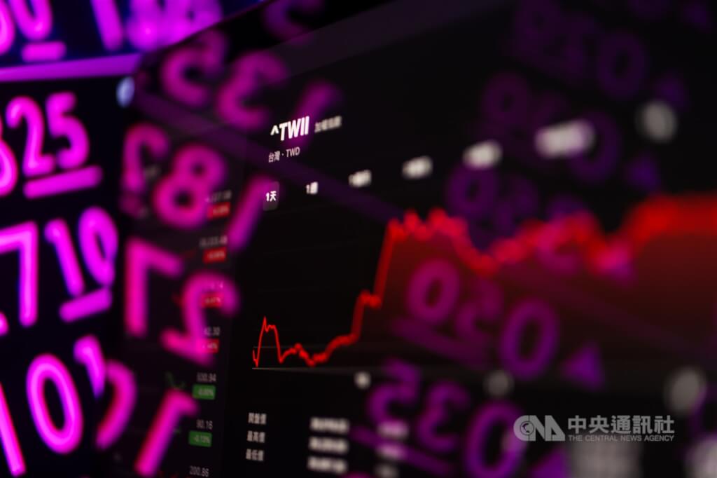 台股本週漲701.09點 集中市場市值突破90兆元 台股本週漲701.09點 集中市場市值突破90兆元