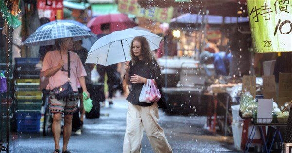 19日起連4天秋颱共伴影響 北部與東部防豪雨 19日起連4天秋颱共伴影響 北部與東部防豪雨