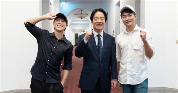 與網紅談金門服役 總統:一紙協議無法獲得真正和平 與網紅談金門服役 總統:一紙協議無法獲得真正和平