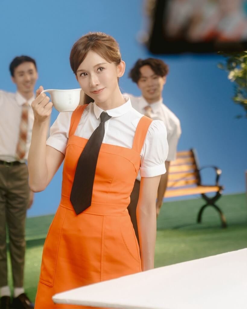 林志玲拍廣告穿青春校服熱舞 兒子跟著嗨 林志玲拍廣告穿青春校服熱舞 兒子跟著嗨