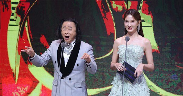 邰智源頒金鐘模仿王世堅 講錯台詞自虧沒出息 邰智源頒金鐘模仿王世堅 講錯台詞自虧沒出息