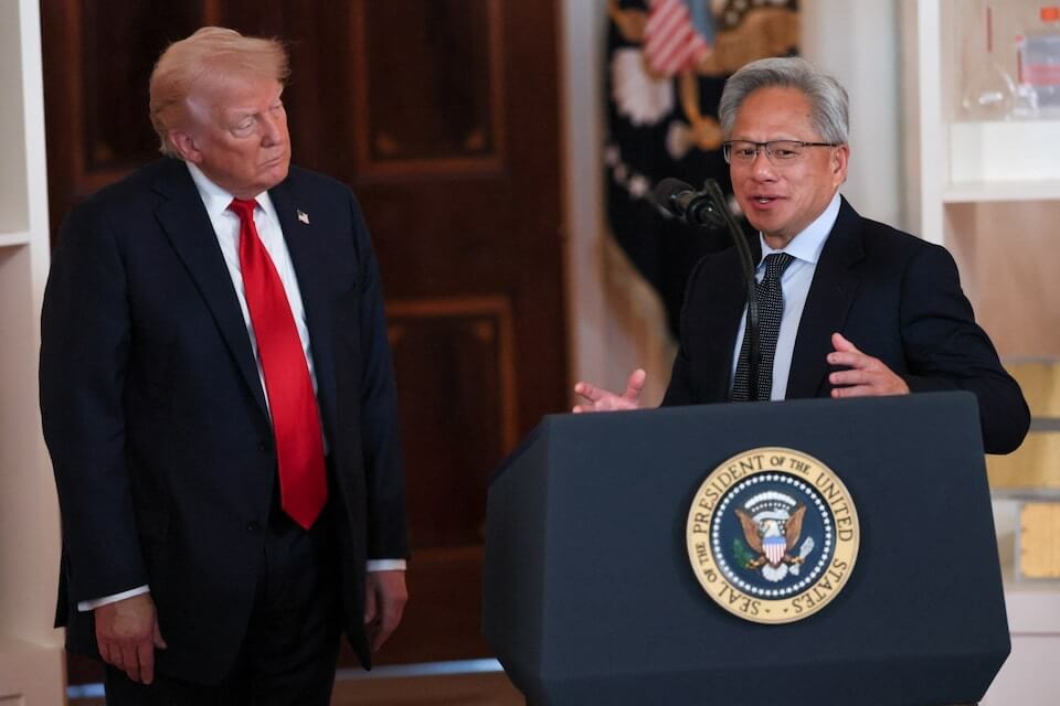 輝達中國市占自95%降至零 黃仁勳盼美改變政策 輝達中國市占自95%降至零 黃仁勳盼美改變政策