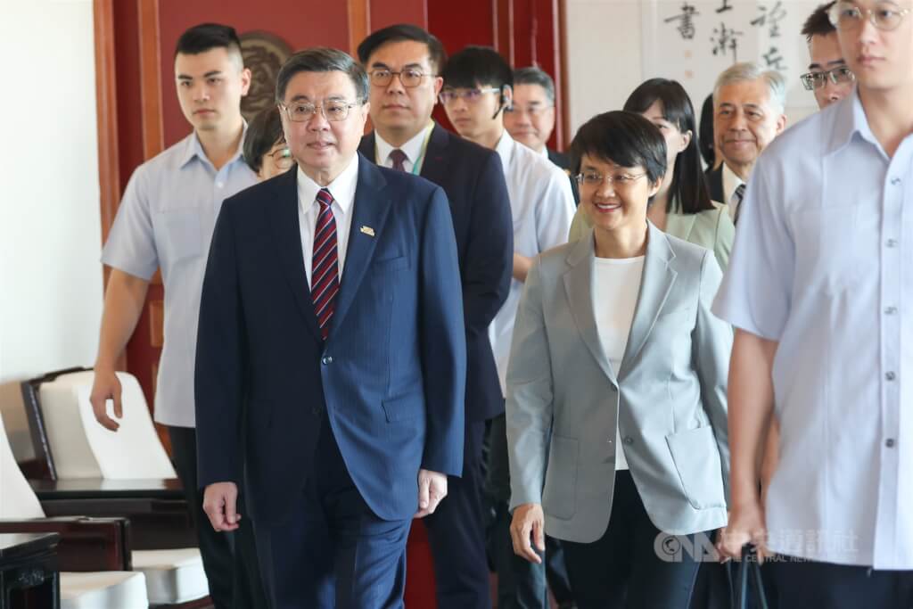 政院將提財劃法修法 待與民進黨團討論後定案 政院將提財劃法修法 待與民進黨團討論後定案