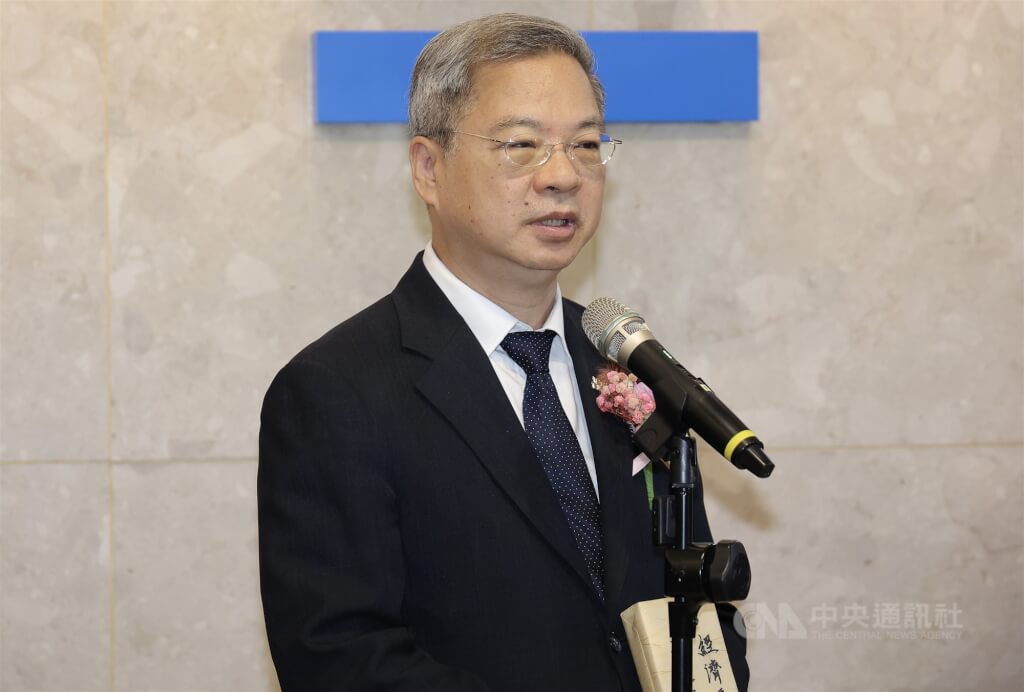 政院秘書長任內疑遭跟拍 龔明鑫:司機發現後已報案 政院秘書長任內疑遭跟拍 龔明鑫:司機發現後已報案