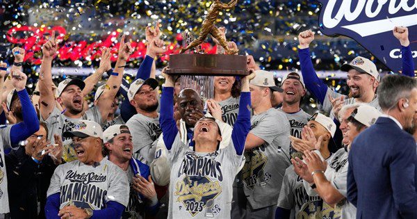 山本由伸封鎖藍鳥逆轉奪冠 道奇成25年來首支連霸球隊 山本由伸封鎖藍鳥逆轉奪冠 道奇成25年來首支連霸球隊