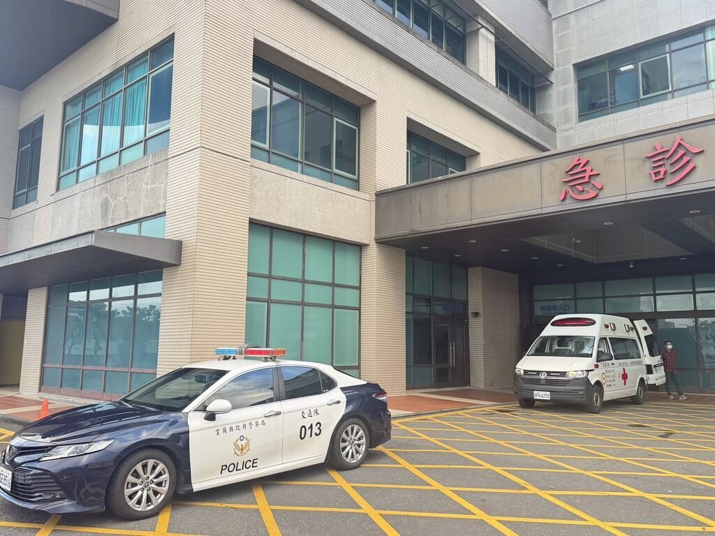 宜蘭男腦死家屬大愛器捐 警開道北送心肝移植 宜蘭男腦死家屬大愛器捐 警開道北送心肝移植