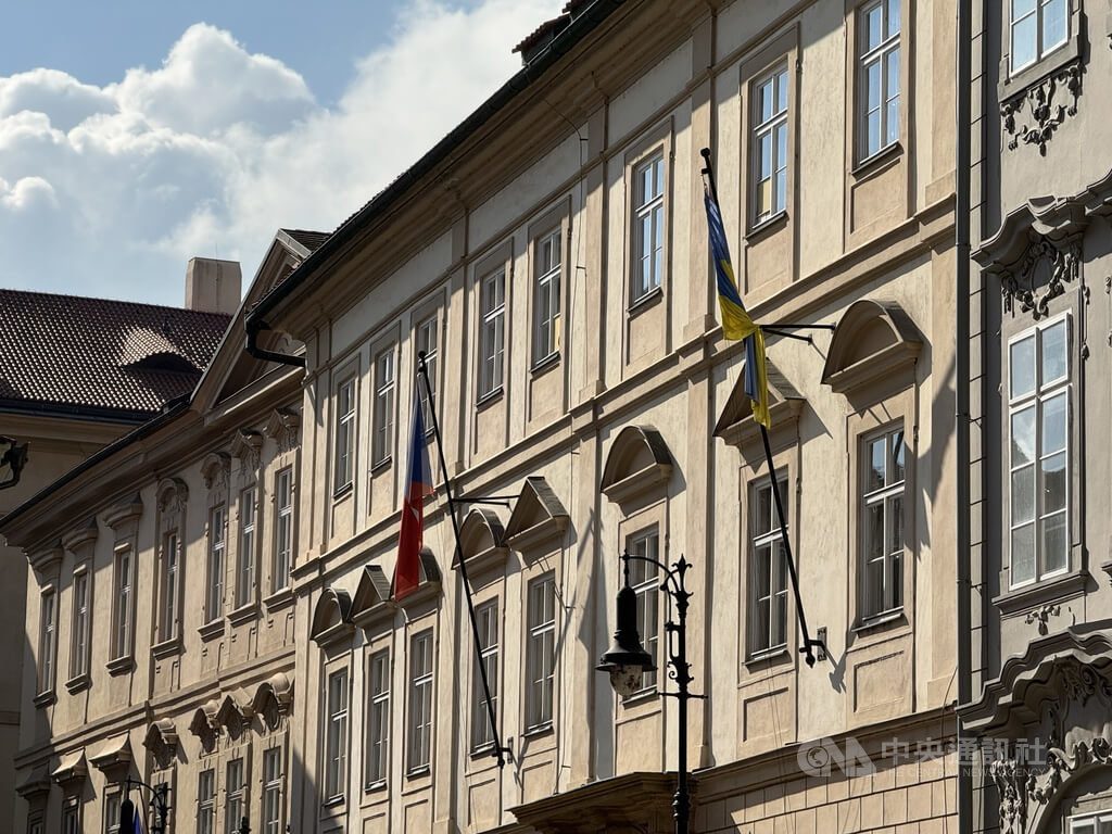 捷克新眾議長上任首日 取下眾議院烏克蘭國旗遭批評 捷克新眾議長上任首日 取下眾議院烏克蘭國旗遭批評