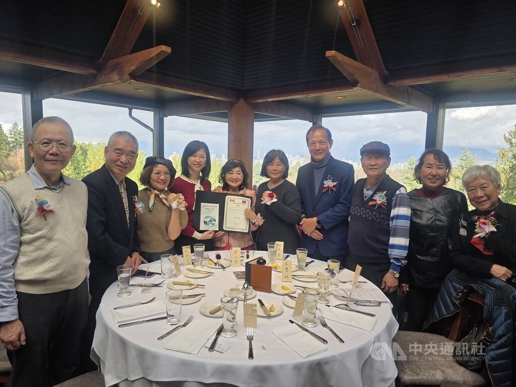 世界新古詩總會加拿大分會成立 9旬長者也愛寫詩 世界新古詩總會加拿大分會成立 9旬長者也愛寫詩