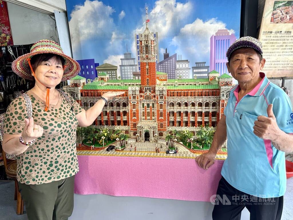 機車行銀髮夫妻巧手 四色牌、拉環創人生新舞台 機車行銀髮夫妻巧手 四色牌、拉環創人生新舞台