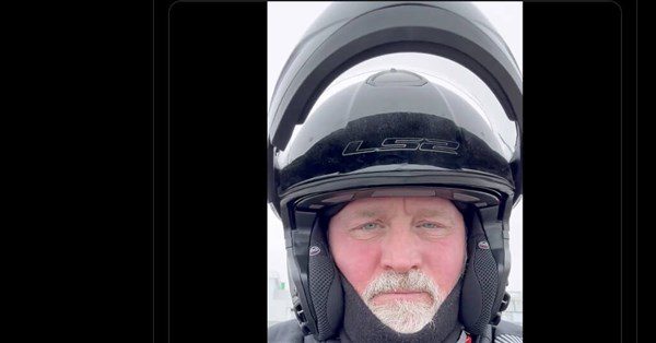 美政府停擺交通大亂 眾議員克難騎車拚回華府投票 美政府停擺交通大亂 眾議員克難騎車拚回華府投票