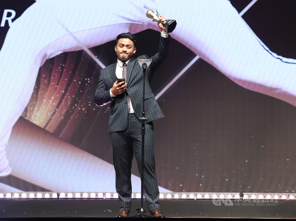 李吳永勤獲中職最佳進步獎 感謝妻子鼓勵不要放棄 李吳永勤獲中職最佳進步獎 感謝妻子鼓勵不要放棄