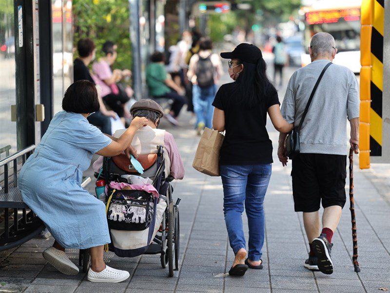 台灣總人口連22個月負成長 老年人口占比達19.9% 台灣總人口連22個月負成長 老年人口占比達19.9%