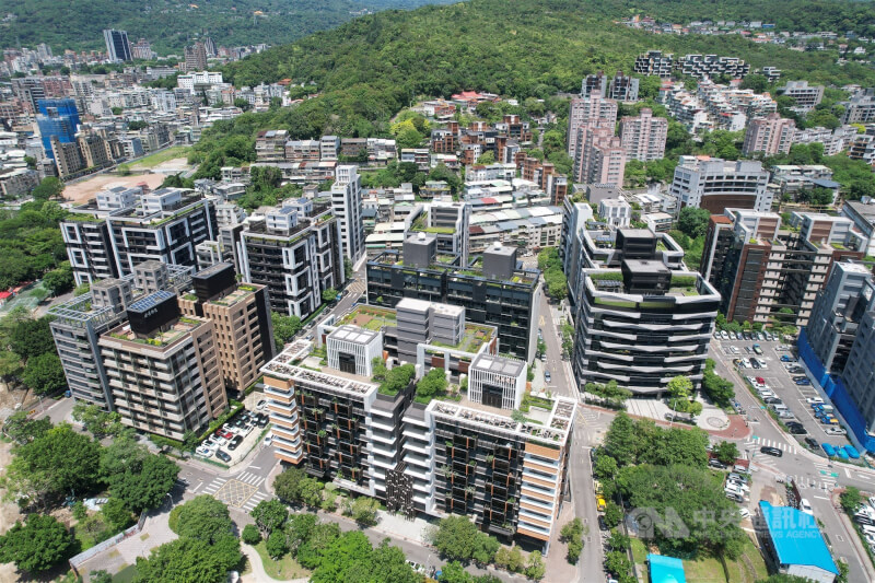 圖為台北市北投奇岩重劃區房屋。（中央社檔案照片）