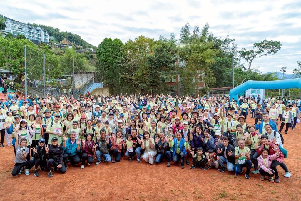 秋遊嘉鄉健行石棹步道群  千人共遊享受壯麗美景