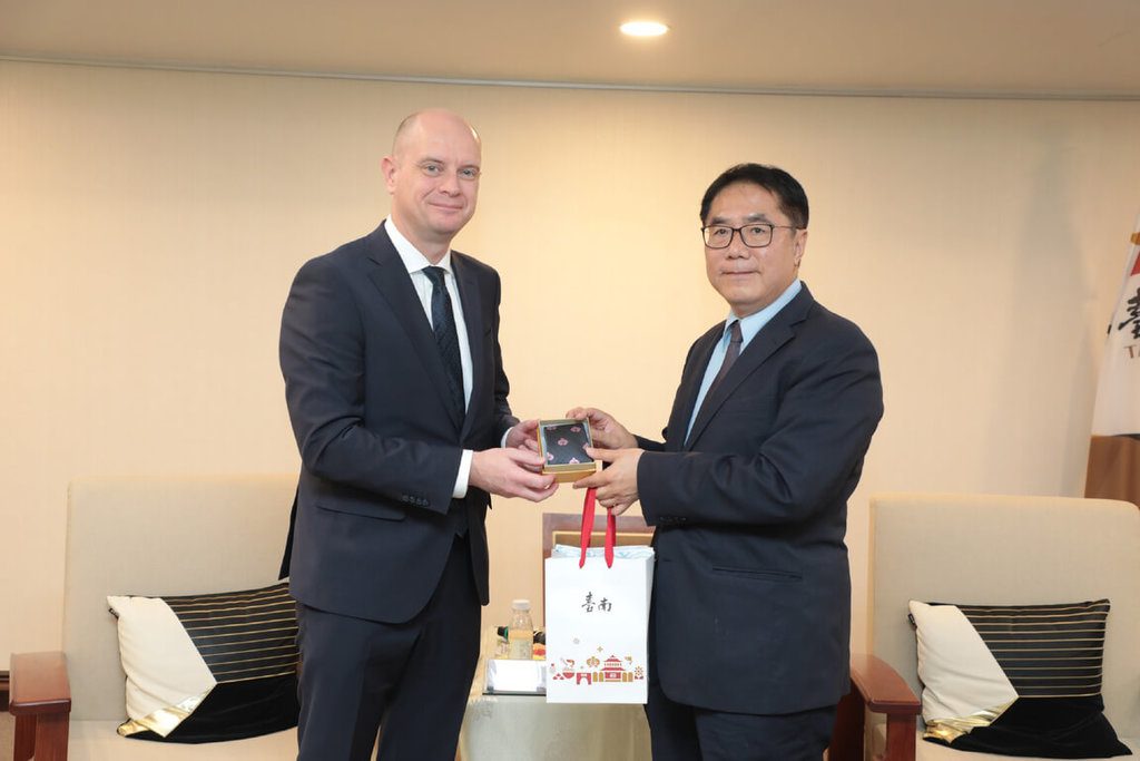 黃偉哲會晤波蘭駐台代表 盼加強城市間合作交流 黃偉哲會晤波蘭駐台代表 盼加強城市間合作交流