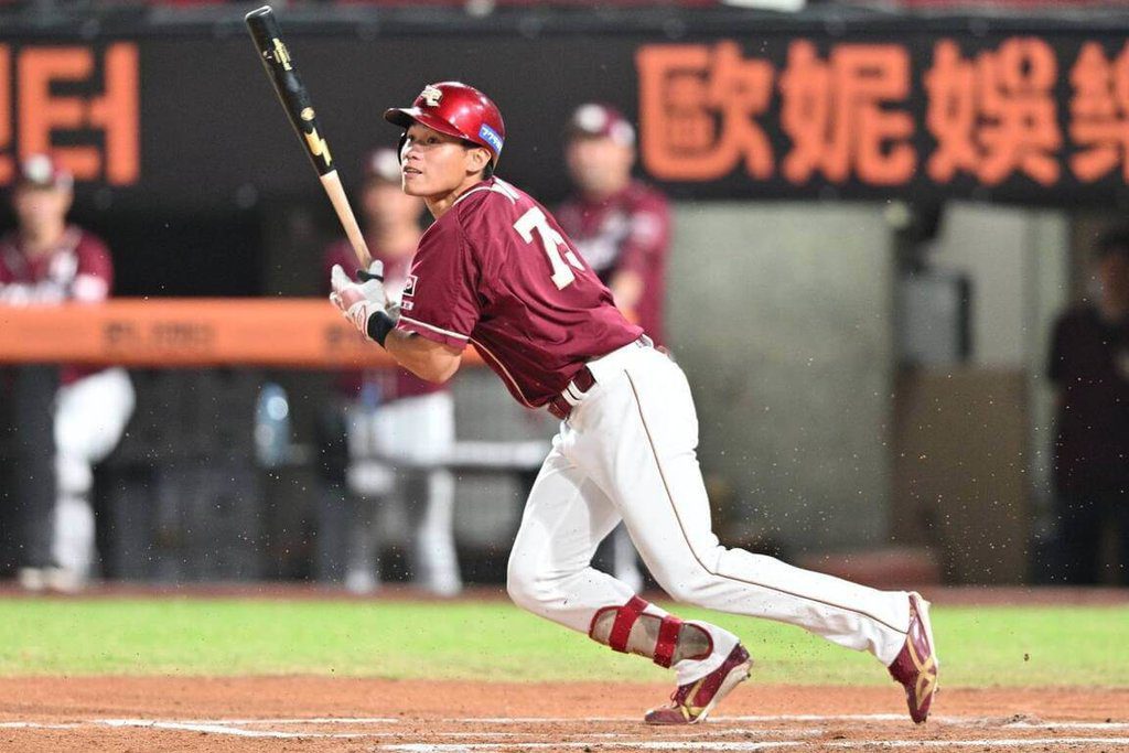 陽柏翔靠腳程跑出內野安打 交流賽樂天KT戰成平手 陽柏翔靠腳程跑出內野安打 交流賽樂天KT戰成平手
