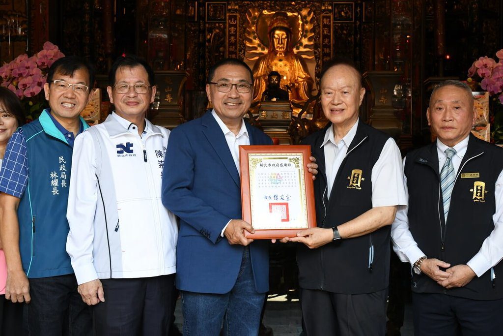 艋舺龍山寺捐850萬裝備 新北感謝充實消防能量 艋舺龍山寺捐850萬裝備 新北感謝充實消防能量