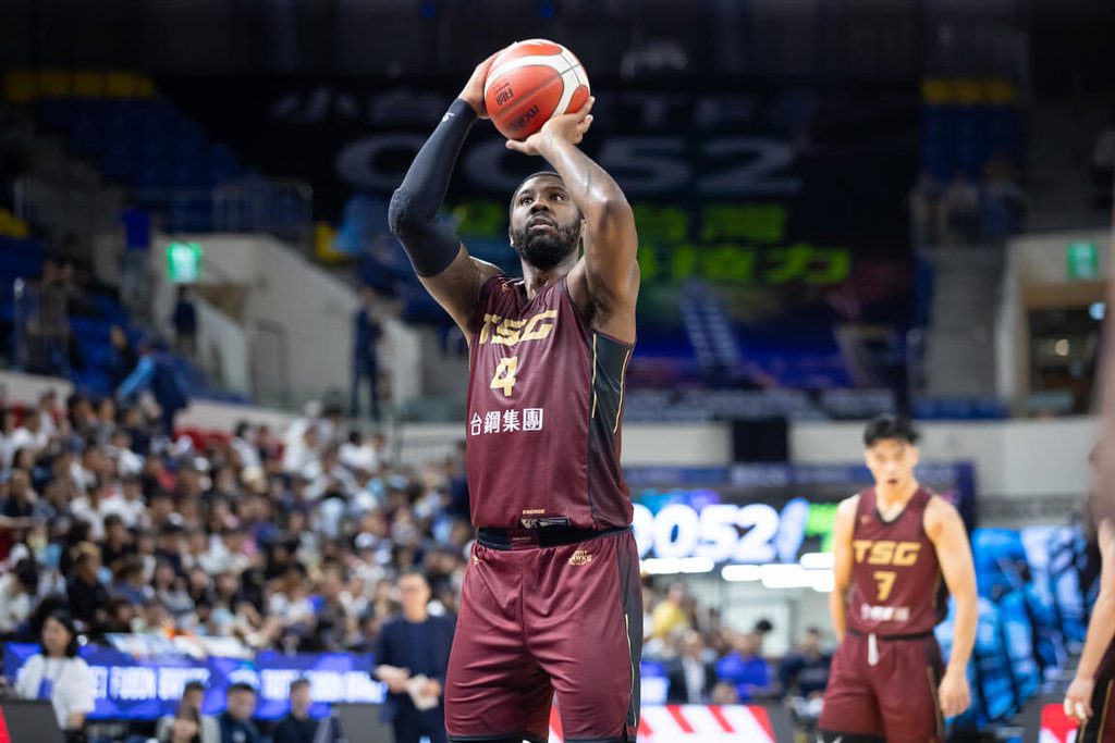 PLG半獸人離隊 翟蒙飆新高36分率獵鷹痛宰勇士 PLG半獸人離隊 翟蒙飆新高36分率獵鷹痛宰勇士