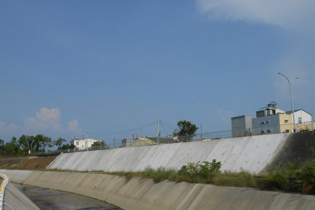 颱風鳳凰逼近 台南善化溪尾排水護岸改善強化防洪 颱風鳳凰逼近 台南善化溪尾排水護岸改善強化防洪