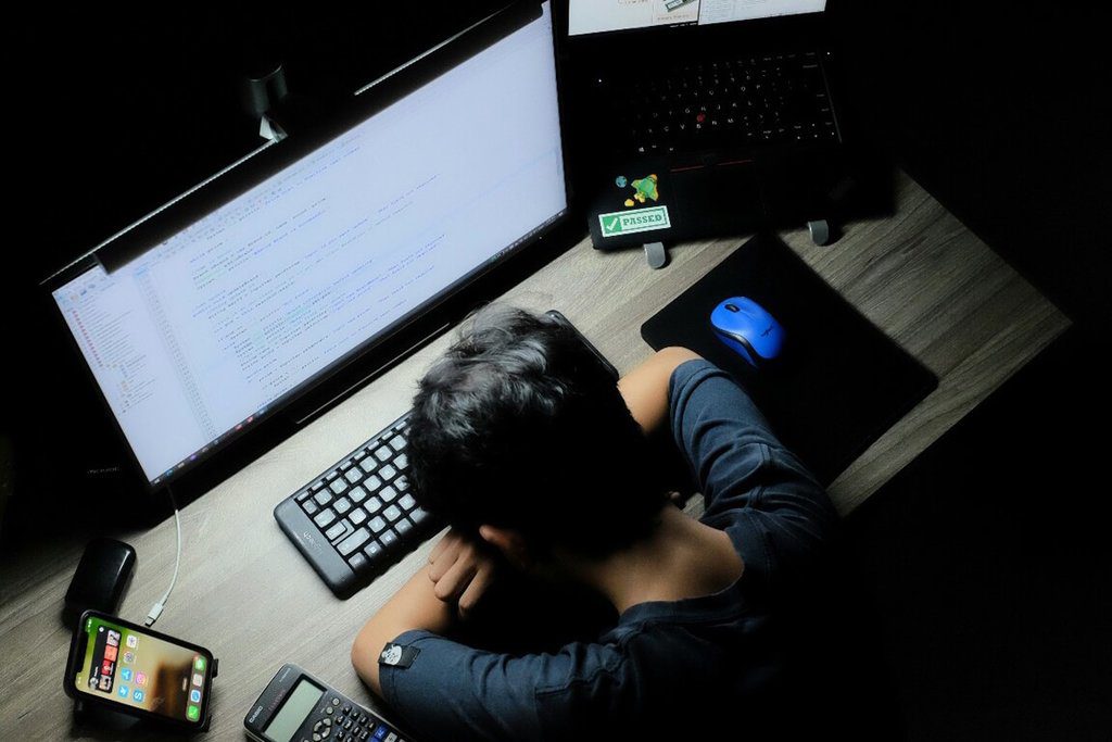 校園霸凌不下線 調查:18.6%學生遭受網路霸凌 | 生活 | 中央社 CNA 校園霸凌不下線 調查:18.6%學生遭受網路霸凌 | 生活 | 中央社 CNA