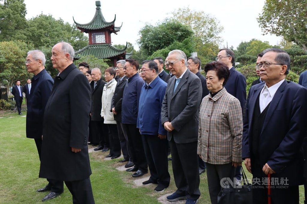前海基會高層林中森等人 上海祭掃汪道涵墓 前海基會高層林中森等人 上海祭掃汪道涵墓
