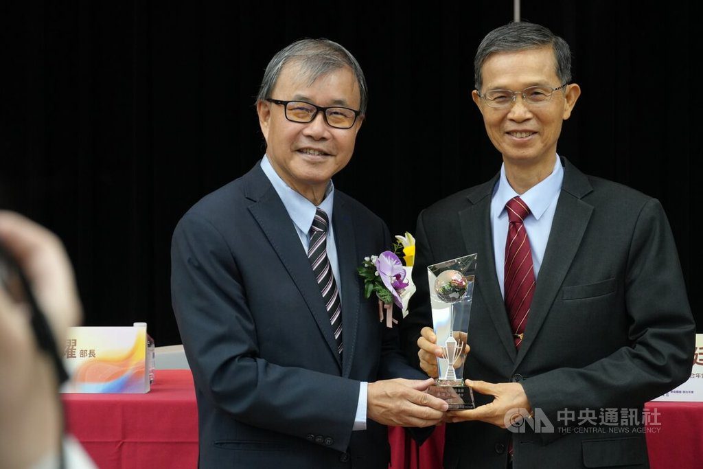 教育學術團體提宣言 盼互信對話、重塑尊師重道 教育學術團體提宣言 盼互信對話、重塑尊師重道