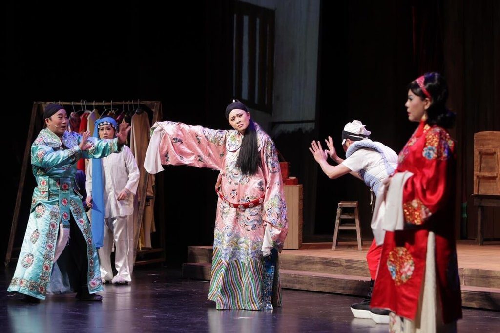 明華園「散戲」亮相新加坡 台灣歌仔戲感動國際觀眾 明華園「散戲」亮相新加坡 台灣歌仔戲感動國際觀眾