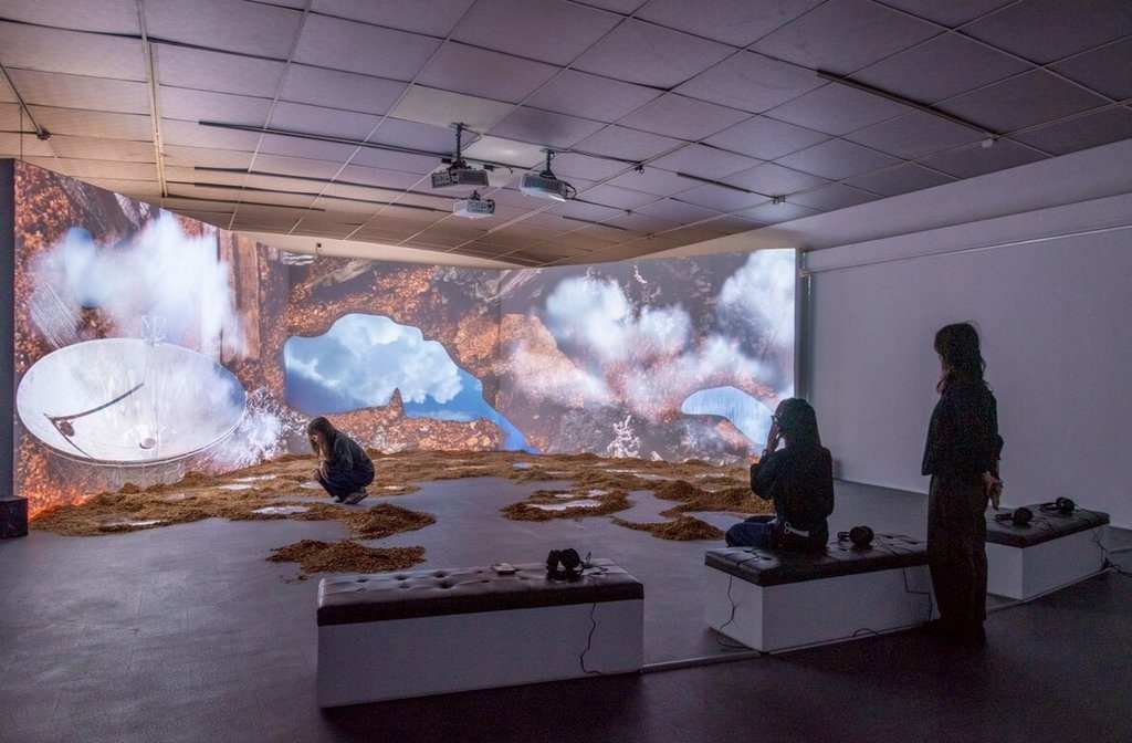 高美館「連結失落的風景」展 大型裝置談多元議題 | 文化 | 中央社 CNA 高美館「連結失落的風景」展 大型裝置談多元議題 | 文化 | 中央社 CNA