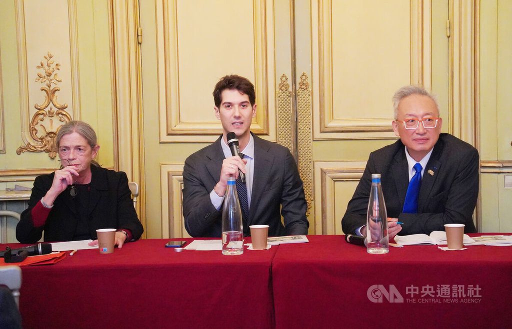 吳志中現身巴黎演說:台灣藉3大支柱應對中國威脅 吳志中現身巴黎演說:台灣藉3大支柱應對中國威脅