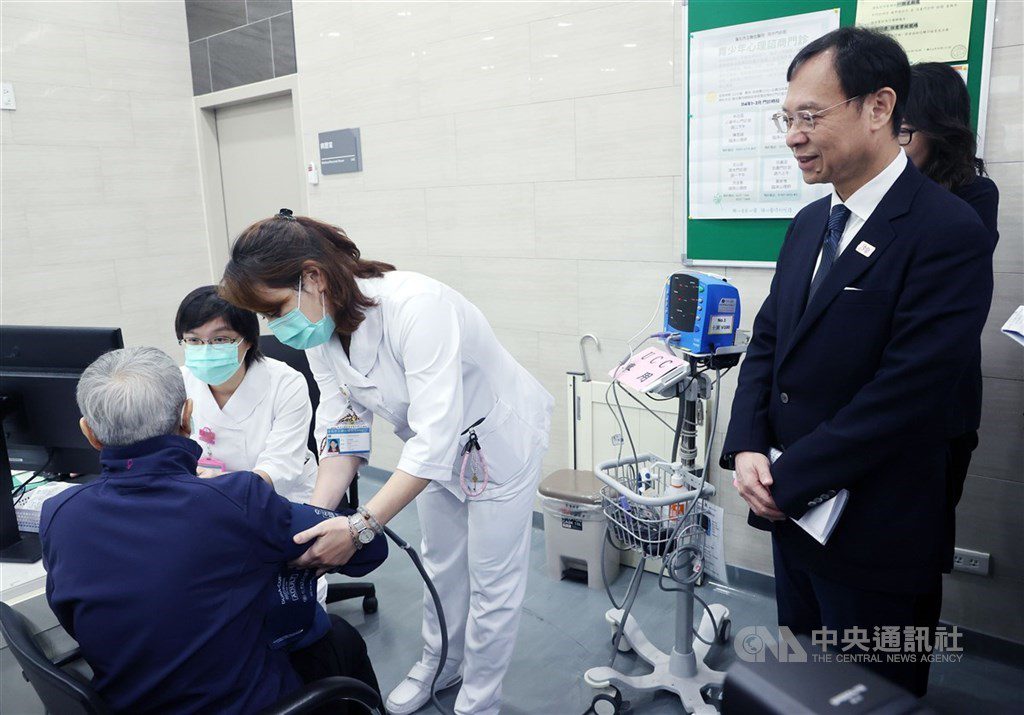 假日急症中心使用略增 部分據點擬支援春節醫療 | 生活 | 中央社 CNA 假日急症中心使用略增 部分據點擬支援春節醫療 | 生活 | 中央社 CNA