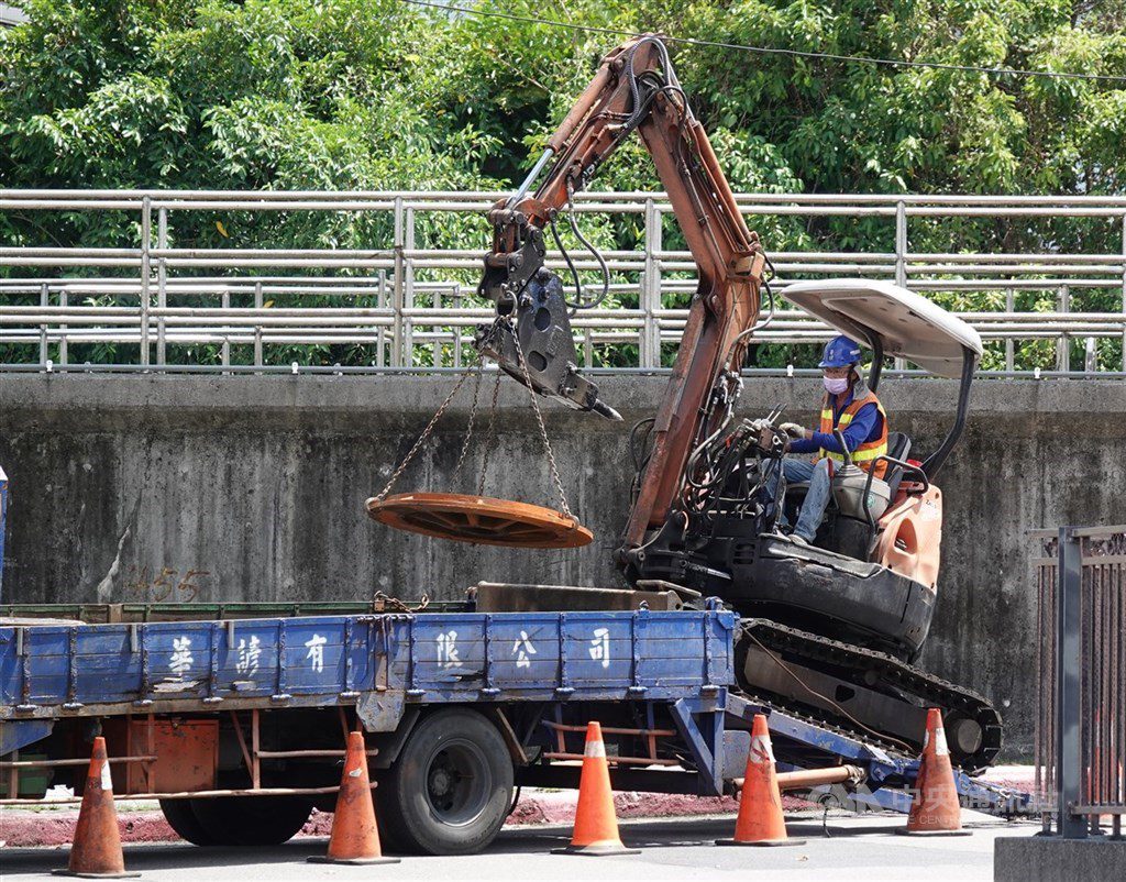 最低工資調至2萬9500元 勞保分級逕調297萬人 | 生活 | 中央社 CNA 最低工資調至2萬9500元 勞保分級逕調297萬人 | 生活 | 中央社 CNA
