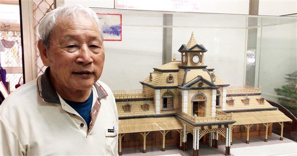 袖珍檜木模型工藝傳承 陳振龍重現百年建築風采 袖珍檜木模型工藝傳承 陳振龍重現百年建築風采