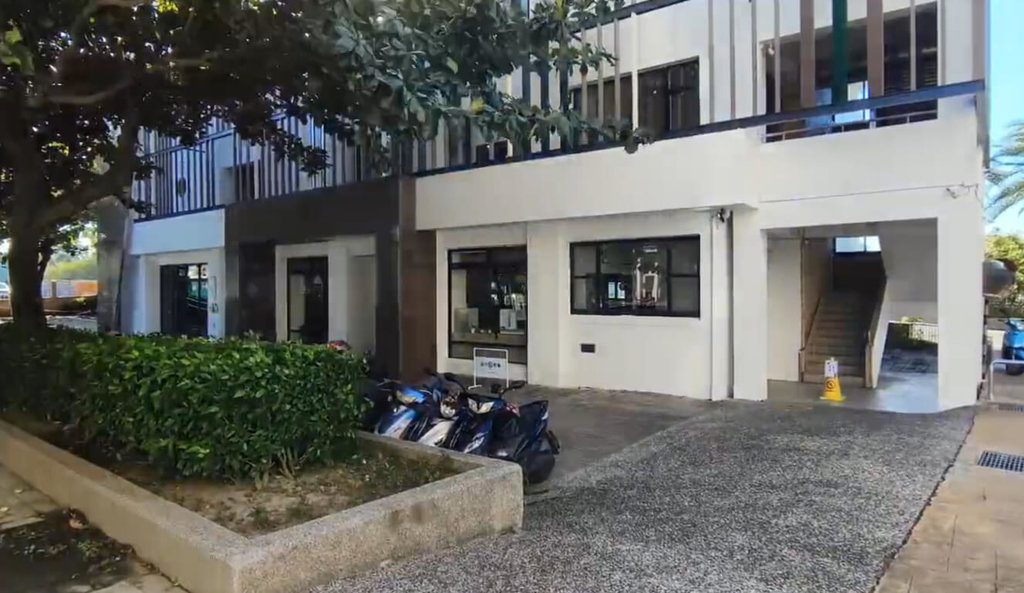 龍井圖書館台中婦邁大門 腳背一陣痛竟遭眼鏡蛇咬傷 龍井圖書館台中婦邁大門 腳背一陣痛竟遭眼鏡蛇咬傷