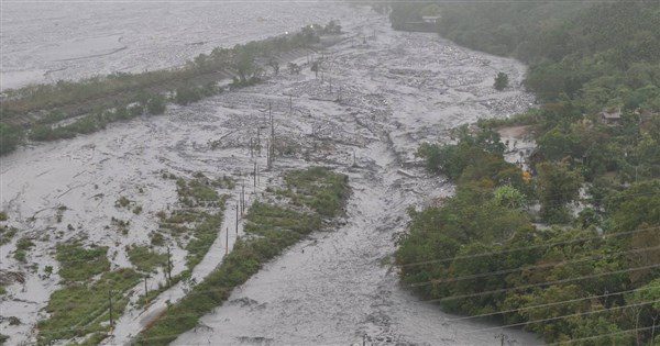 明利村洪水難阻斷 水利署疏通排水系統避免朝北漫淹 明利村洪水難阻斷 水利署疏通排水系統避免朝北漫淹