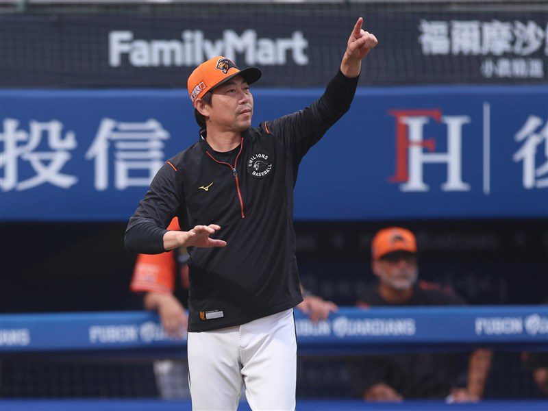 獅慰留林岳平續任總教練 胡金龍接一軍助理打教 獅慰留林岳平續任總教練 胡金龍接一軍助理打教