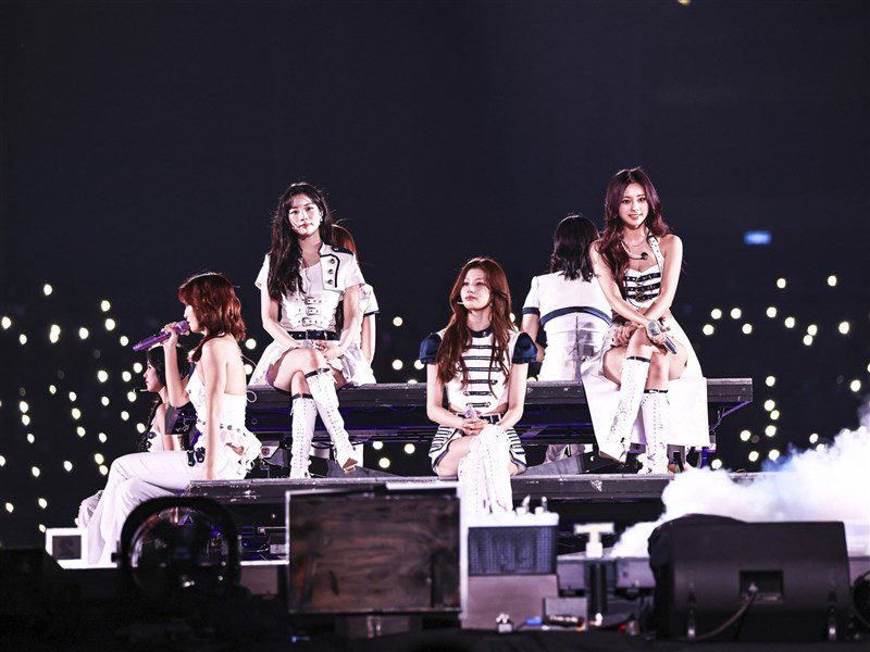 子瑜哽咽念手寫信 TWICE宣布2026年台北加場演出 子瑜哽咽念手寫信 TWICE宣布2026年台北加場演出