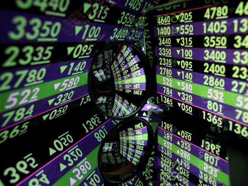 台股失守季線 單週下跌962.56點週線連3黑 台股失守季線 單週下跌962.56點週線連3黑