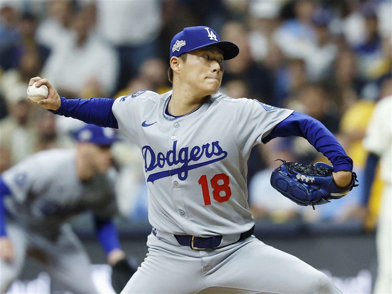 世界大賽第6戰山本由伸關鍵三振 道奇3比1領先藍鳥 世界大賽第6戰山本由伸關鍵三振 道奇3比1領先藍鳥